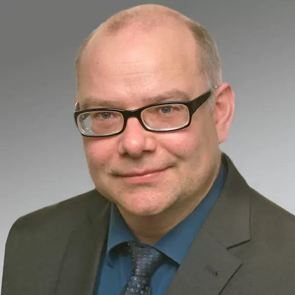  Dr. Patrik Buchmüller 